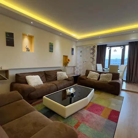 Executive Flat By Chr Luxury Apartment