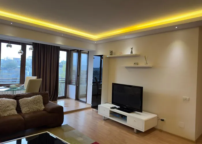 Апартаменти Executive Flat By Chr Luxury