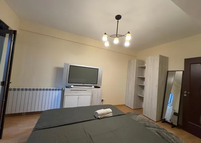 Апартаменти Executive Flat By Chr Luxury *