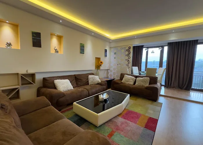 Executive Flat By Chr Luxury Apartament