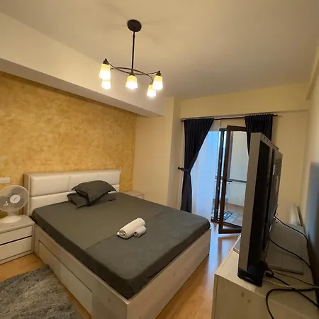 Executive Flat By Chr Luxury Apartament *